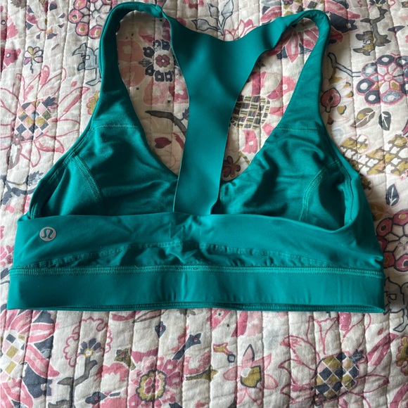 Lululemon sports bra . Great condition - Picture 1 of 2
